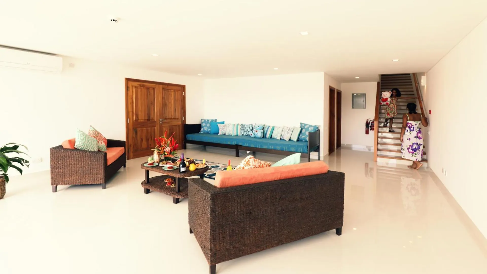 Chic 4Br Villa With Private Pool By Cliffhanger Villas Misere
