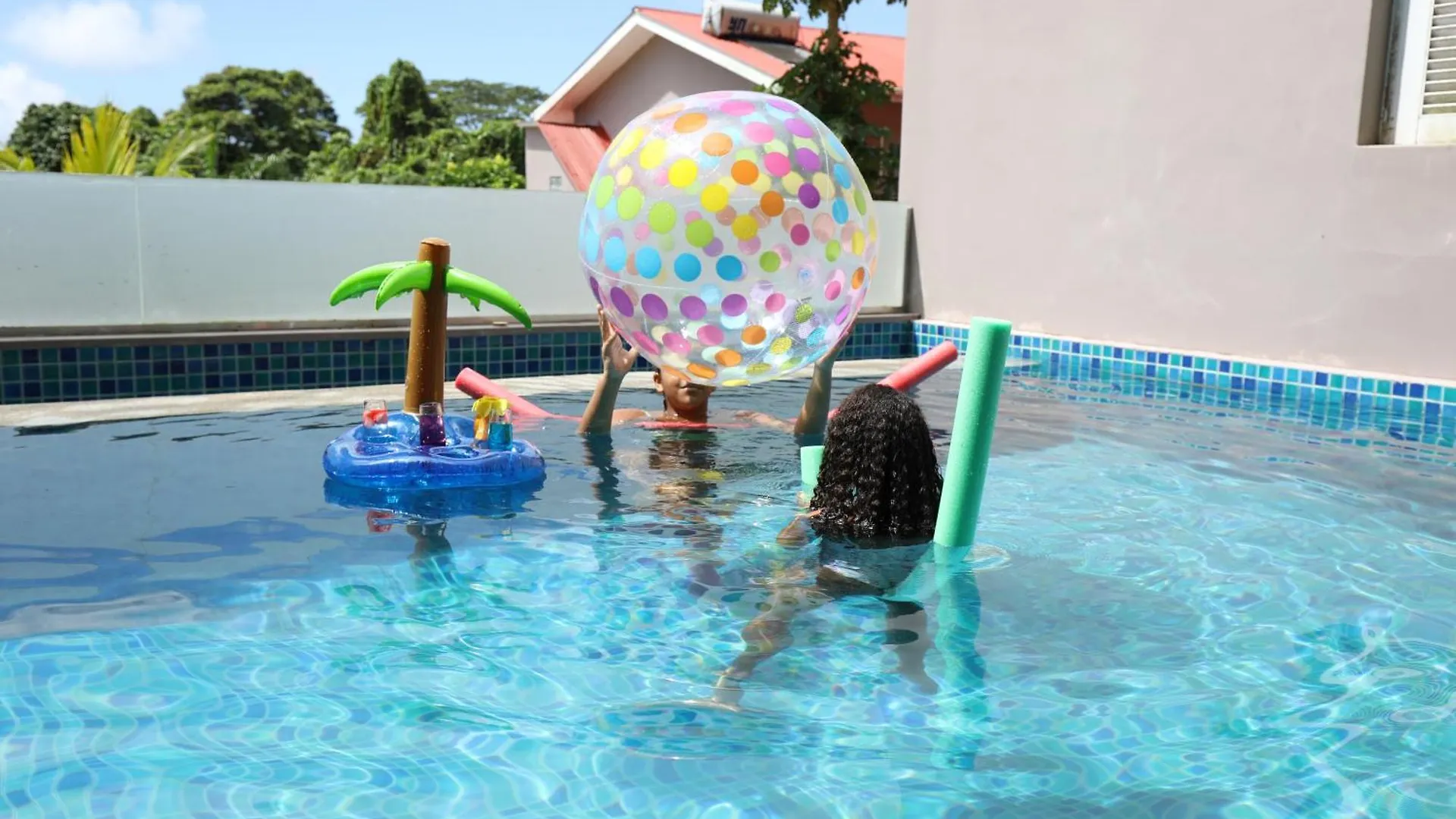 Chic 4Br Villa With Private Pool By Cliffhanger Villas Misere 0*,