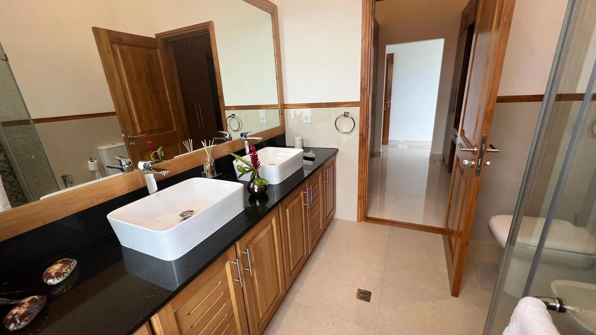 Chic 4Br Villa With Private Pool By Cliffhanger Villas Misere Seicheles