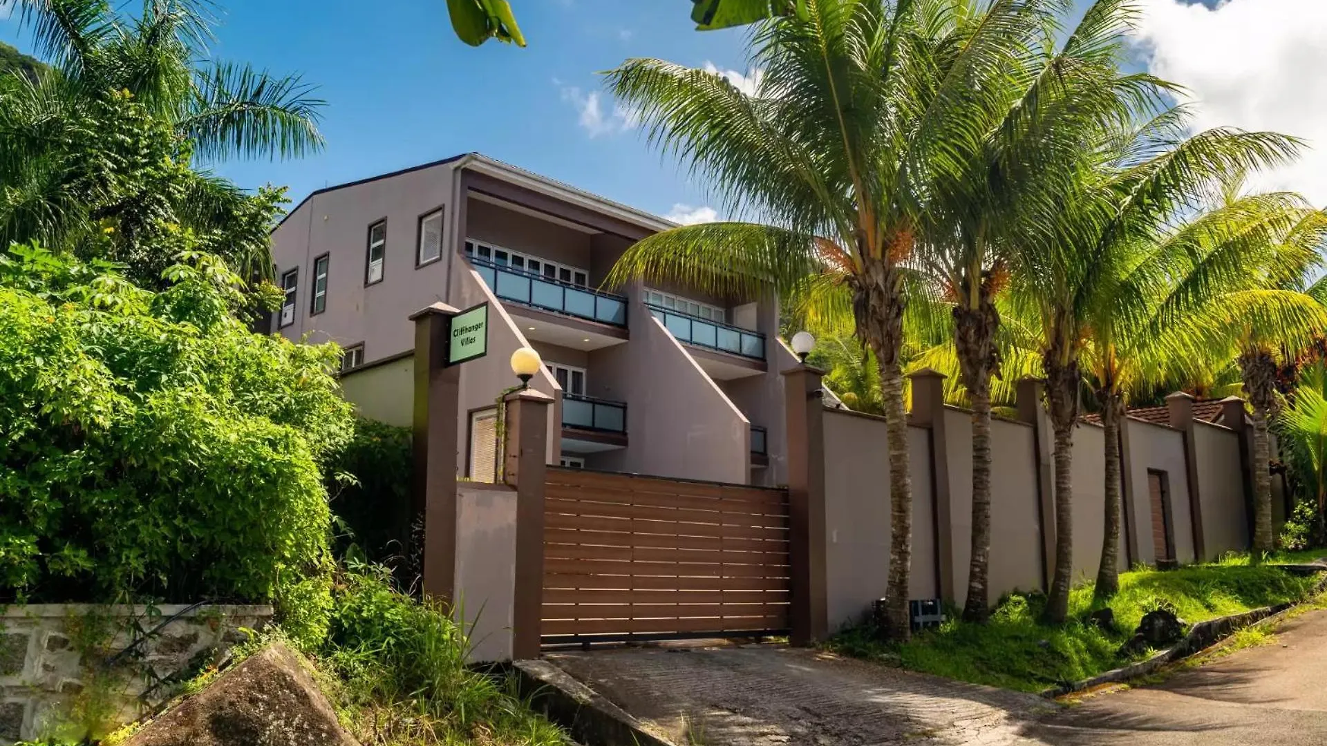 Chic 4Br Villa With Private Pool By Cliffhanger Villas Misere 0*,  Seicheles